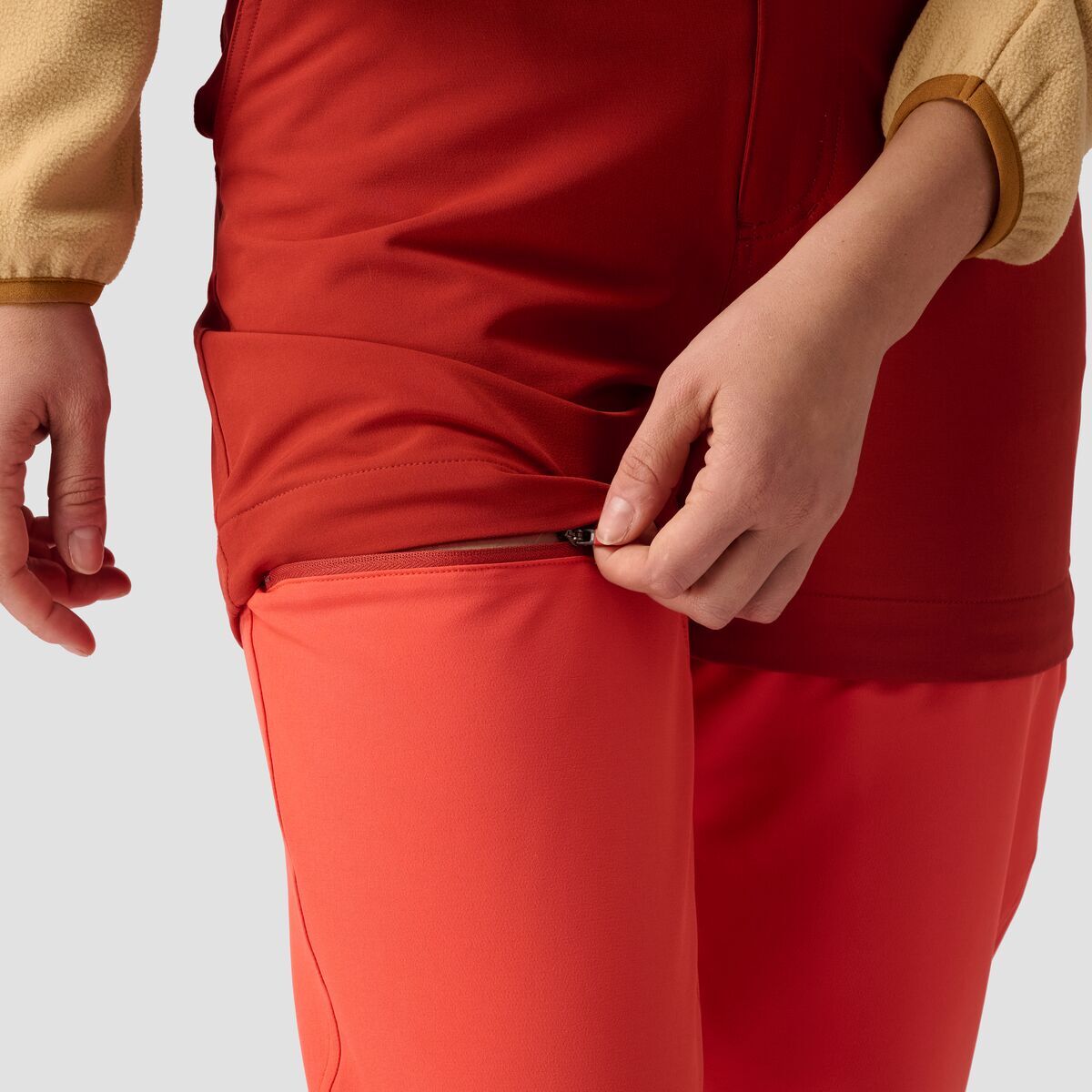 PAX00100 ♥ RED SEMI BOOT-CUT TRAINING PANTS /追跡付 Stoic Wander Zip-Off Pant - Women's Red Ochre/Tigerlily, 12