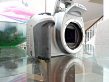 CANON EOS DSLR DIGITAL CAMERA 6.0 MEGAPIXEL BODY