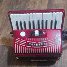 Hohnica Red Piano Accordion 26-Key 12-Bass 2-Register w/ Harness Strap
