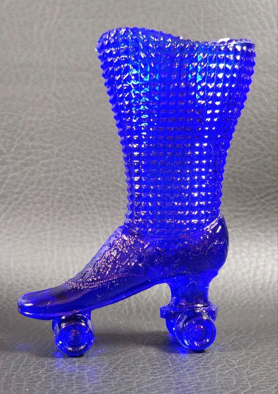 Boyd's Crystal Art Glass ROLLER SKATE BOOT 1978-83 COBALT BLUE No Lines NOS