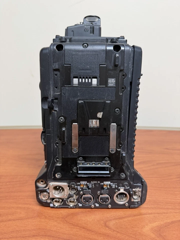 Sony PDW-700 XDCAM HD 3CCD Camera - 1204 Hrs - NO Lens or Viewfinder, Body ONLY - Image 4 of 4