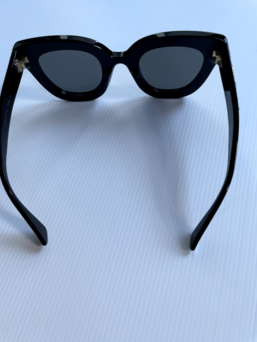 Gucci Eyewear Star Embellished Sunglasses - GG0116S 002, New-Other