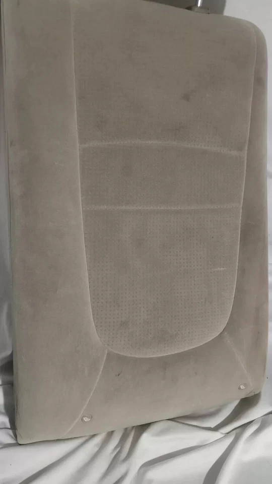 Kia Spectra 2007-2009 sección lateral derecha del asiento trasero beige OEM Foto 2 de 4