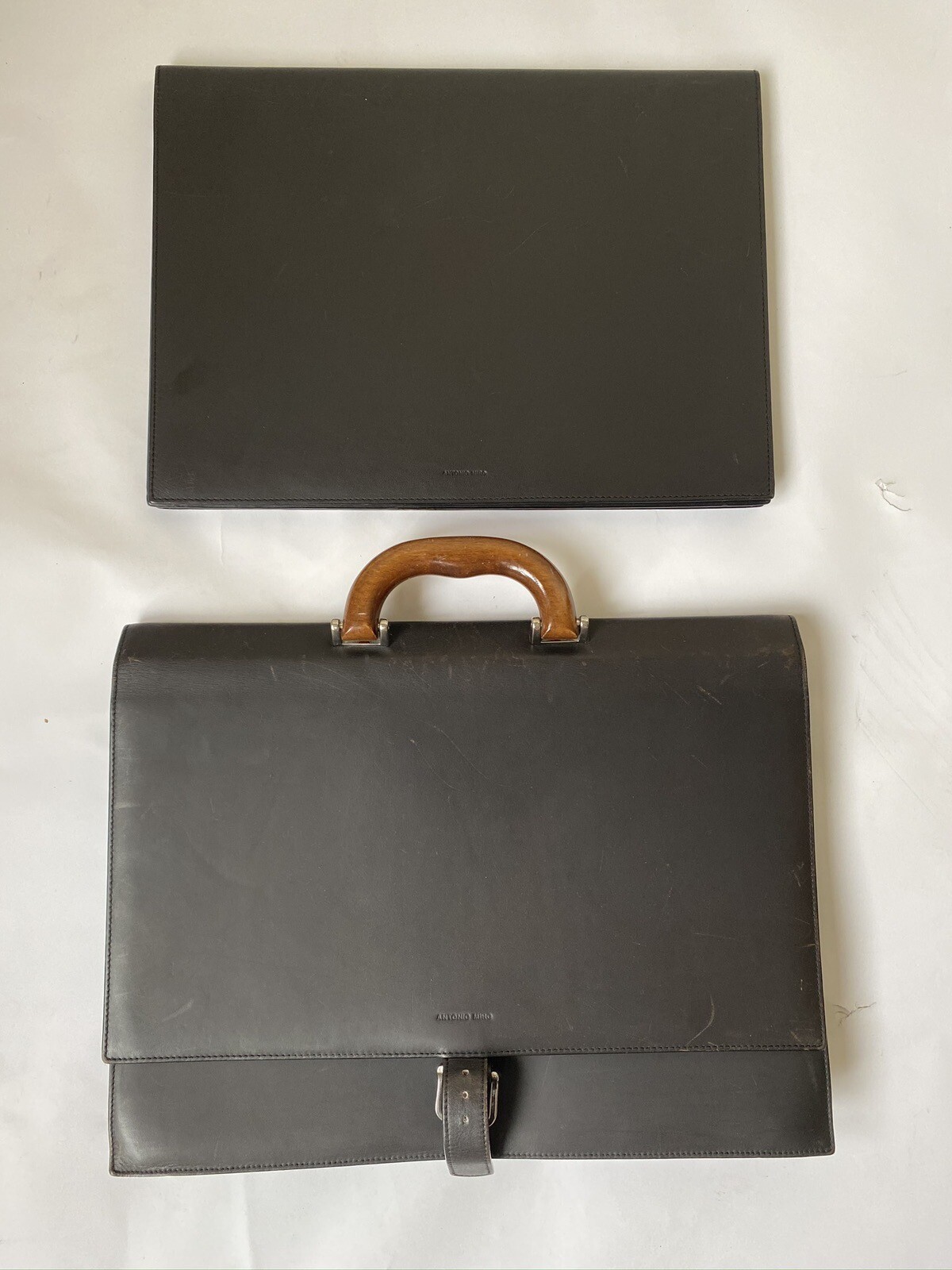 Maletín de cuero marrón Antonio Miro con estuche portafolio