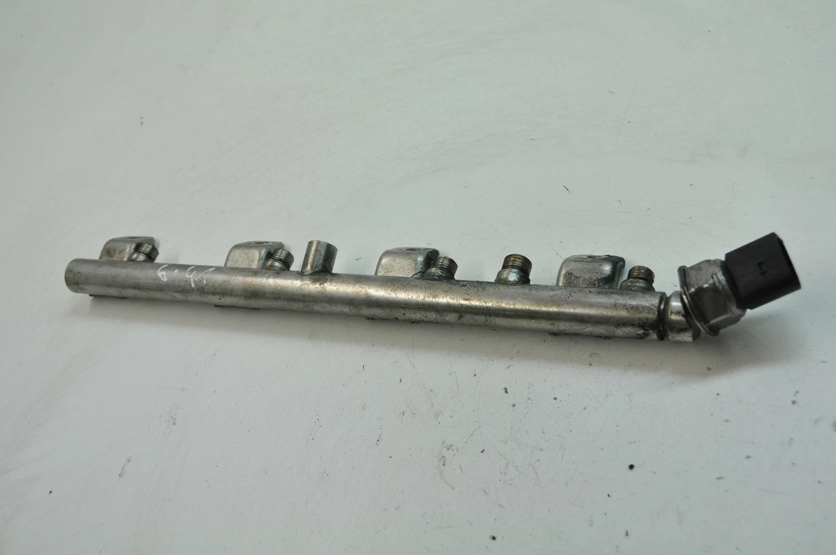BMW 5 F10 550i 2010 Fuel Injection Rail 7537319 7547599 10844501 
