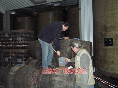 FOTOQUALITÄTSKONTROLLE WÄHREND DES REIFEPROZESSES VON APFELWEIN ES IST MANCHMAL NOTWENDIG