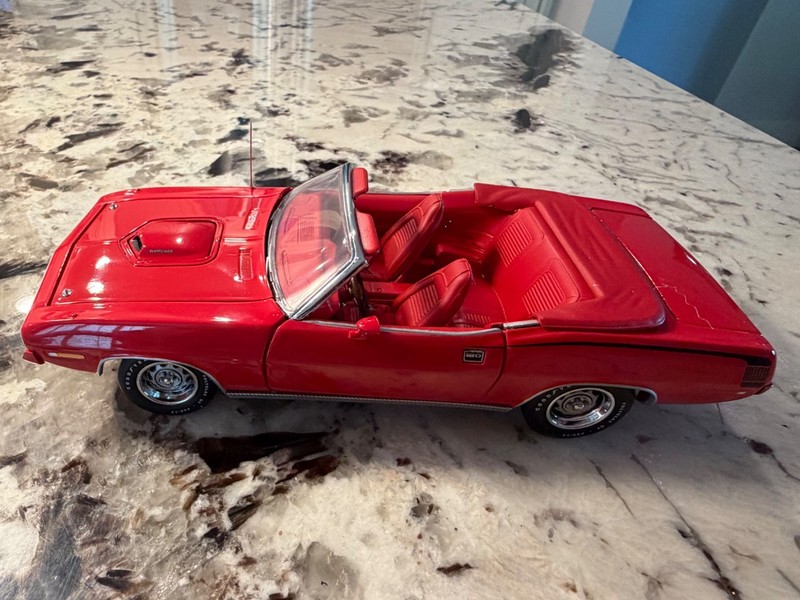 Franklin Mint 1970 Plymouth "Cuda" convertible in Red