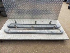 NISSAN PATHFINDER III R51 Linke metallische Seitenschwellerabdeckung 32174758