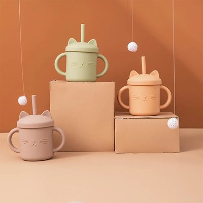 Baby Becher mit Doppelgriff ,  Anti-Hot - für eine auslaufsichere Baby Fütterung