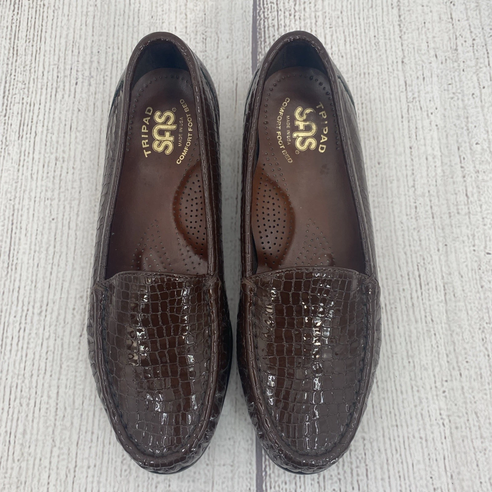 SAS Simplify Shoes Womens 6 Brown Croc Patent Loafers Slip On Tripad Comfort USA