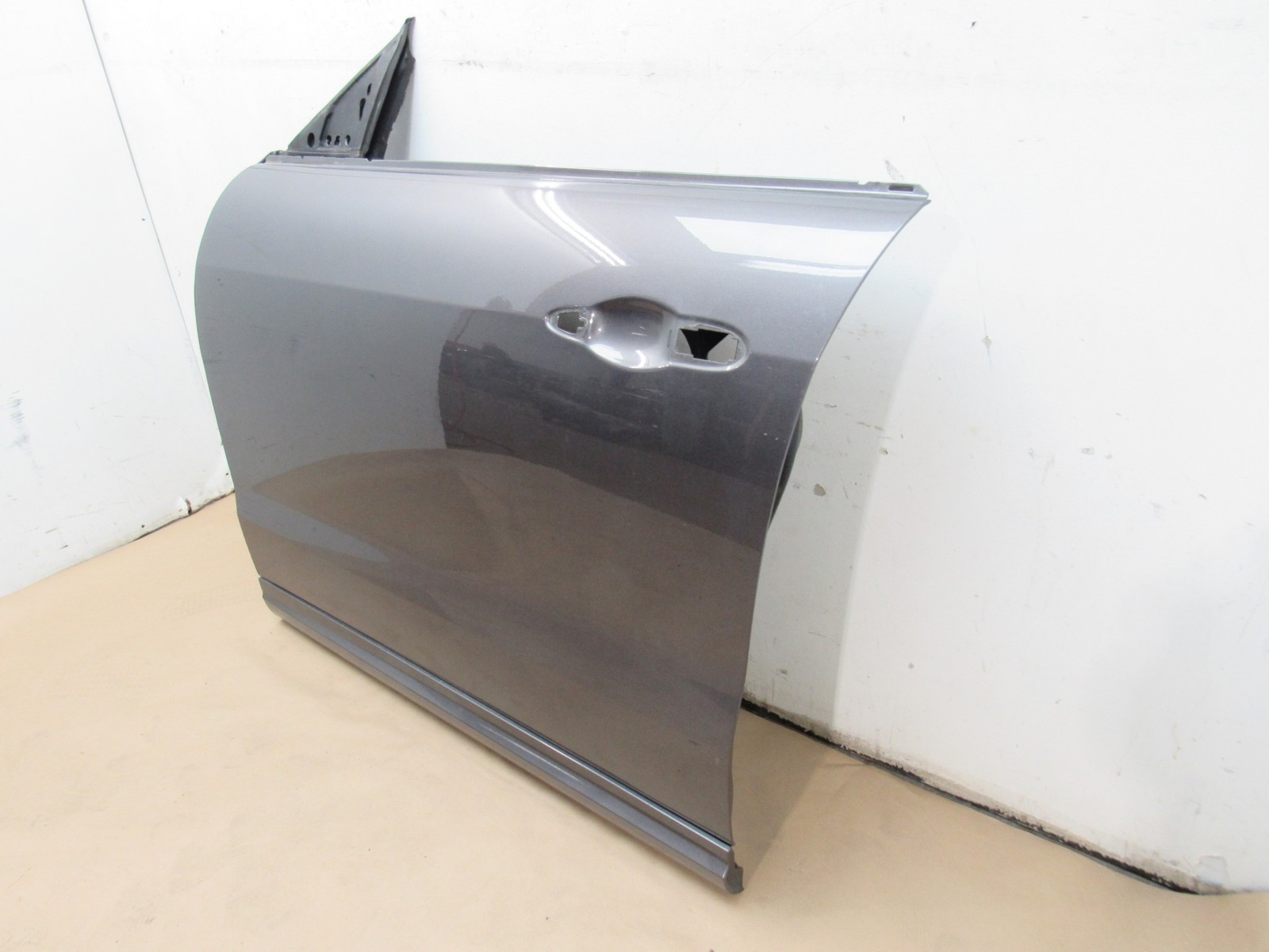 Maserati Levante 2017 Front Left Driver Door Shell Cover Panel 16-24 |:Y