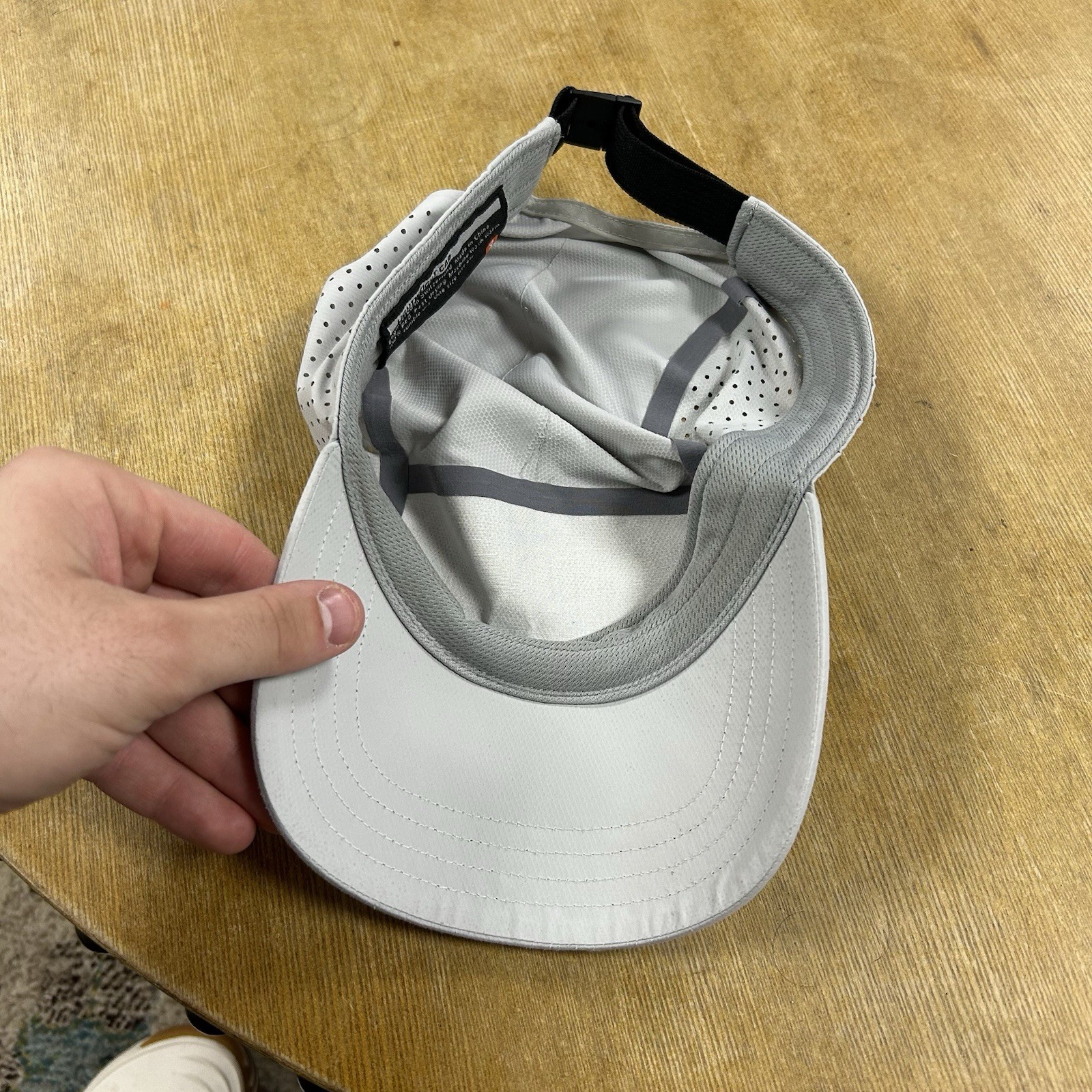 On Running Lightweight Gray Performance Wicking C… - image 11