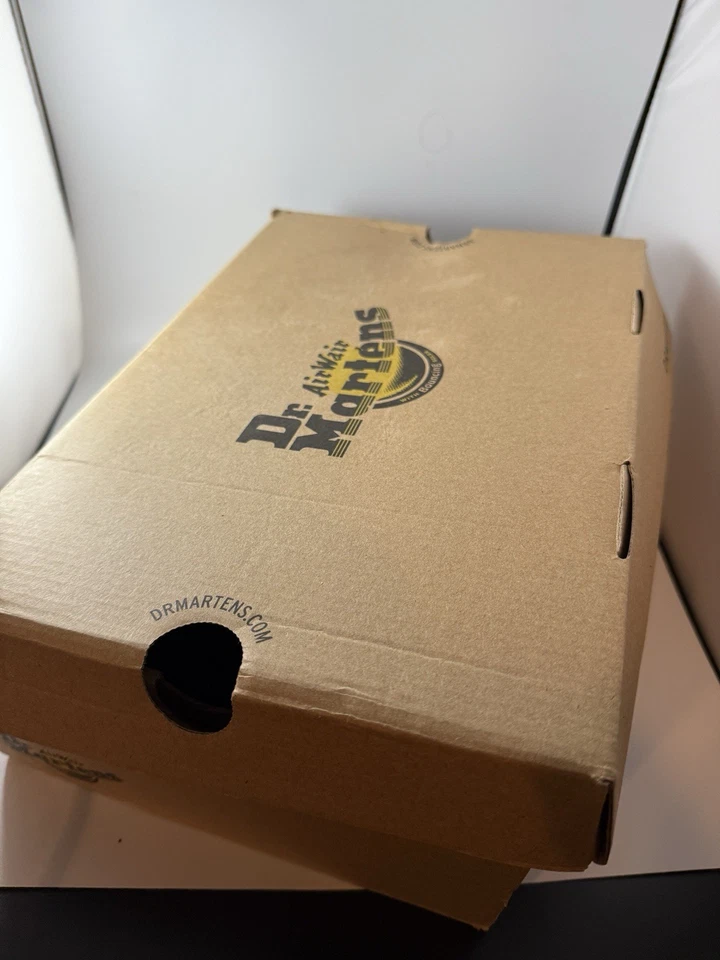 Mocasines Dr. Martens Adrian Borla - Cuero Negro con Costuras Amarillas Foto 4 de 4