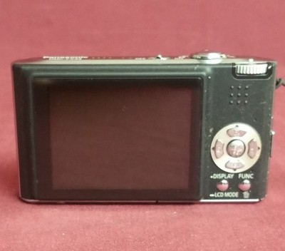 Panasonic Lumix DMC-FX33 8MP Digital Camera 3.6x4.0 Zoom 2GB SD