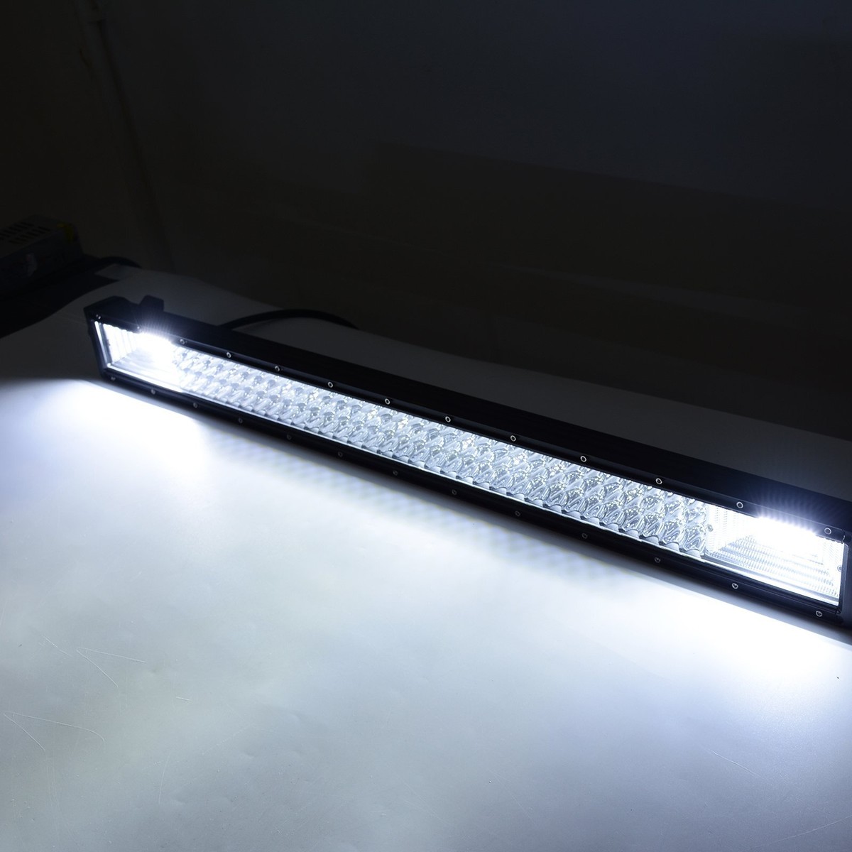 32 630W Tri Row LED LIGHT BAR Spot Flood Combo Offroad Bumper Truck SUV 30'' US - Foto 2