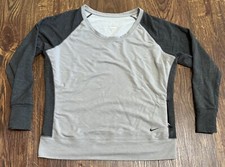 Nike Sweatshirt Women's Medium Long Sleeve Pullover Sweater Gray