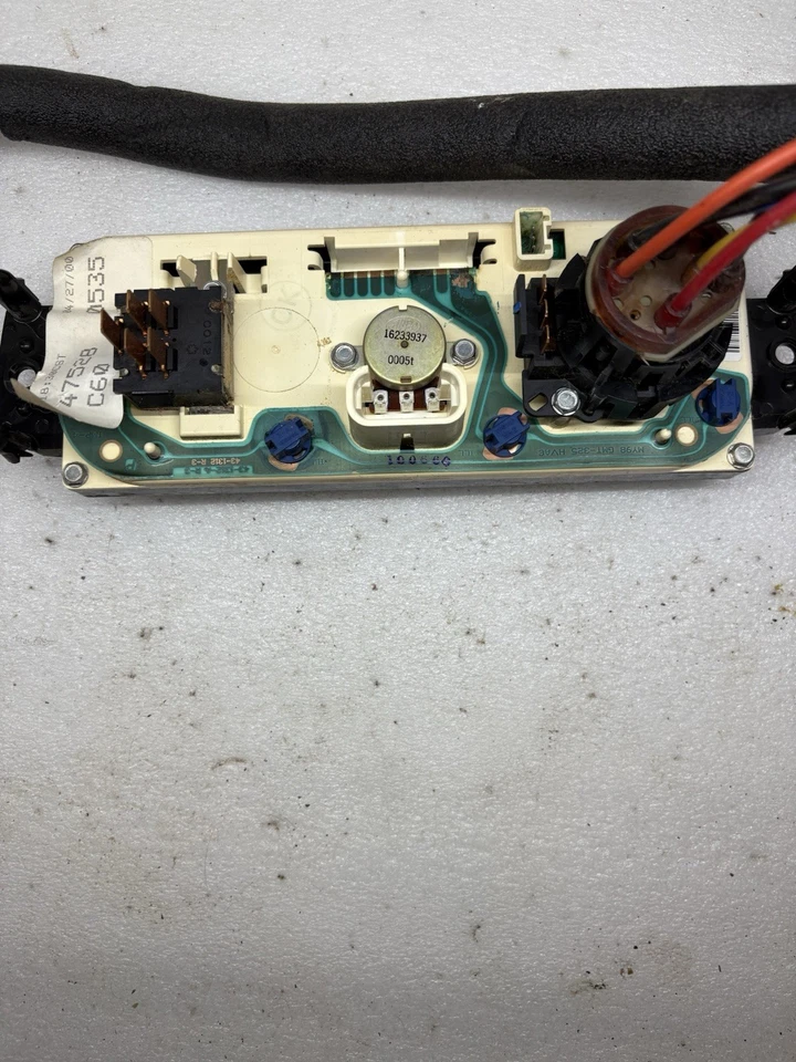 Chevy S10 Blazer GMC Jimmy Sonoma 1998-2005 calefacción aire acondicionado interruptor de control de clima OEM Foto 2 de 3