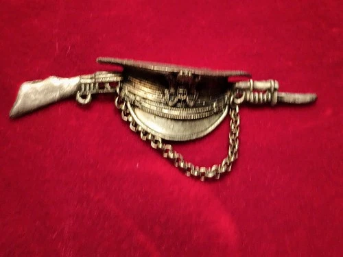 Original WW2 US Military Sweet Heart Pin Visor Cap w/ Rifle & Bayonet nice pin