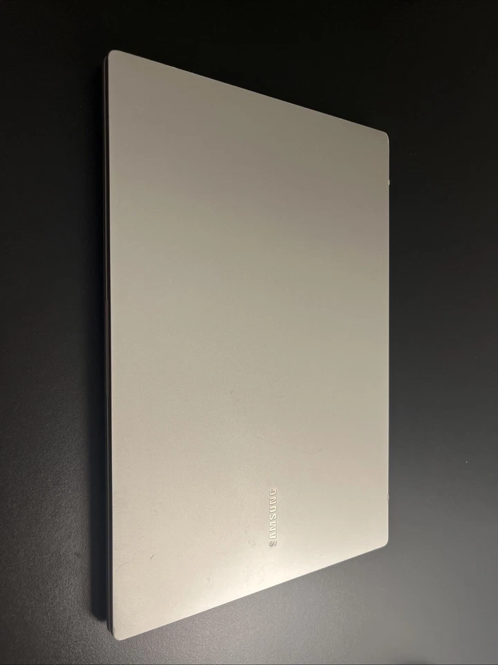 Portátil Samsung Galaxy Book Go 5G 14" 238 GB, Snapdragon 8cx Gen 2 Foto 2 de 4