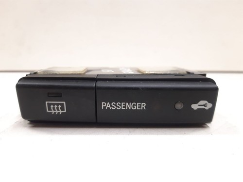 Toyota Avensis T250 2005 Schalter Scheibenheizung 8479005130C VLU70