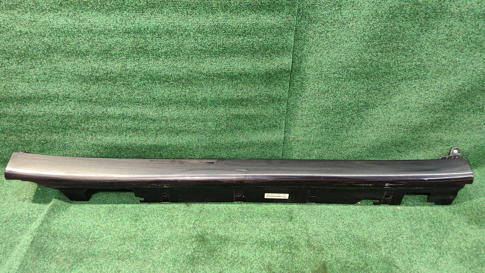 2016-2022 BMW X1 Rocker moulding right BLACK SAPPHIRE/475 OEM 51778067688