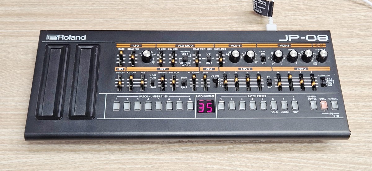 Roland JP-08 Boutique Digital Synthesizer Sound Module With K-25M