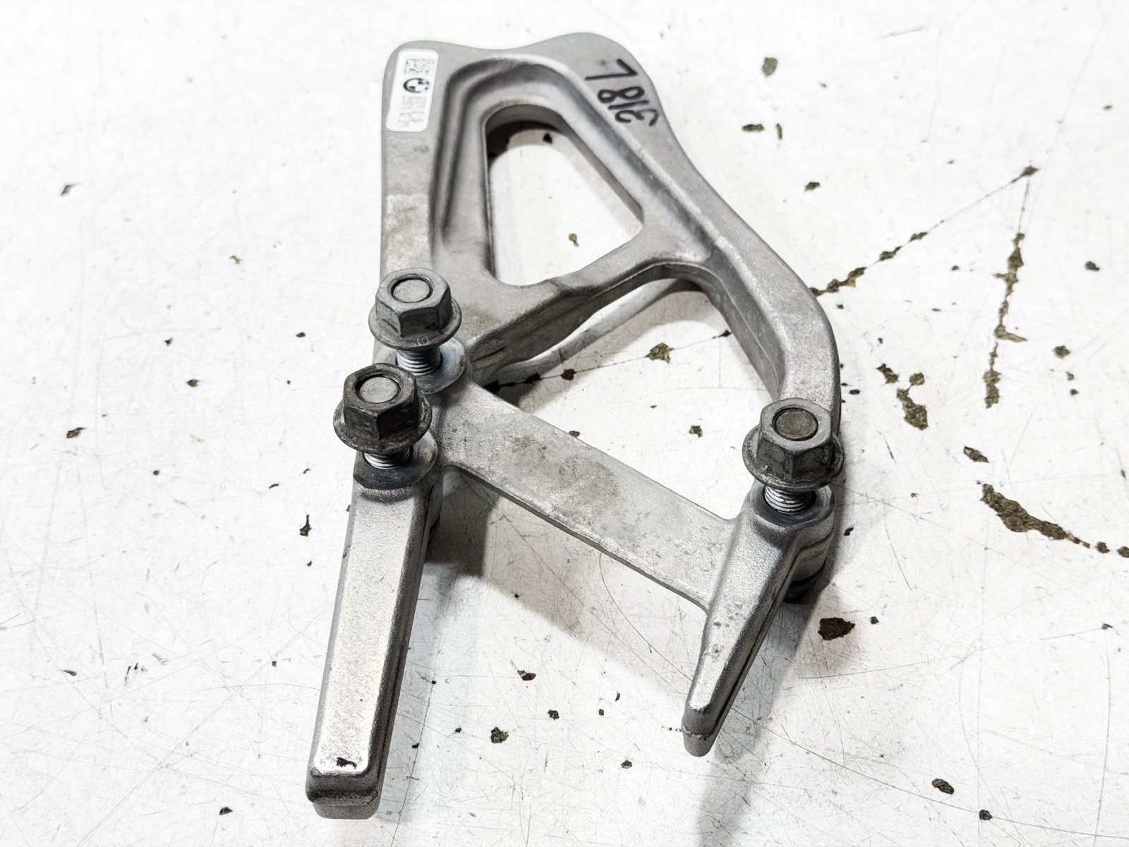 2018 - 2020 BMW X3 G01 FRONT SUSPENSION LEFT SIDE REINFORCEMENT PLATE OEM