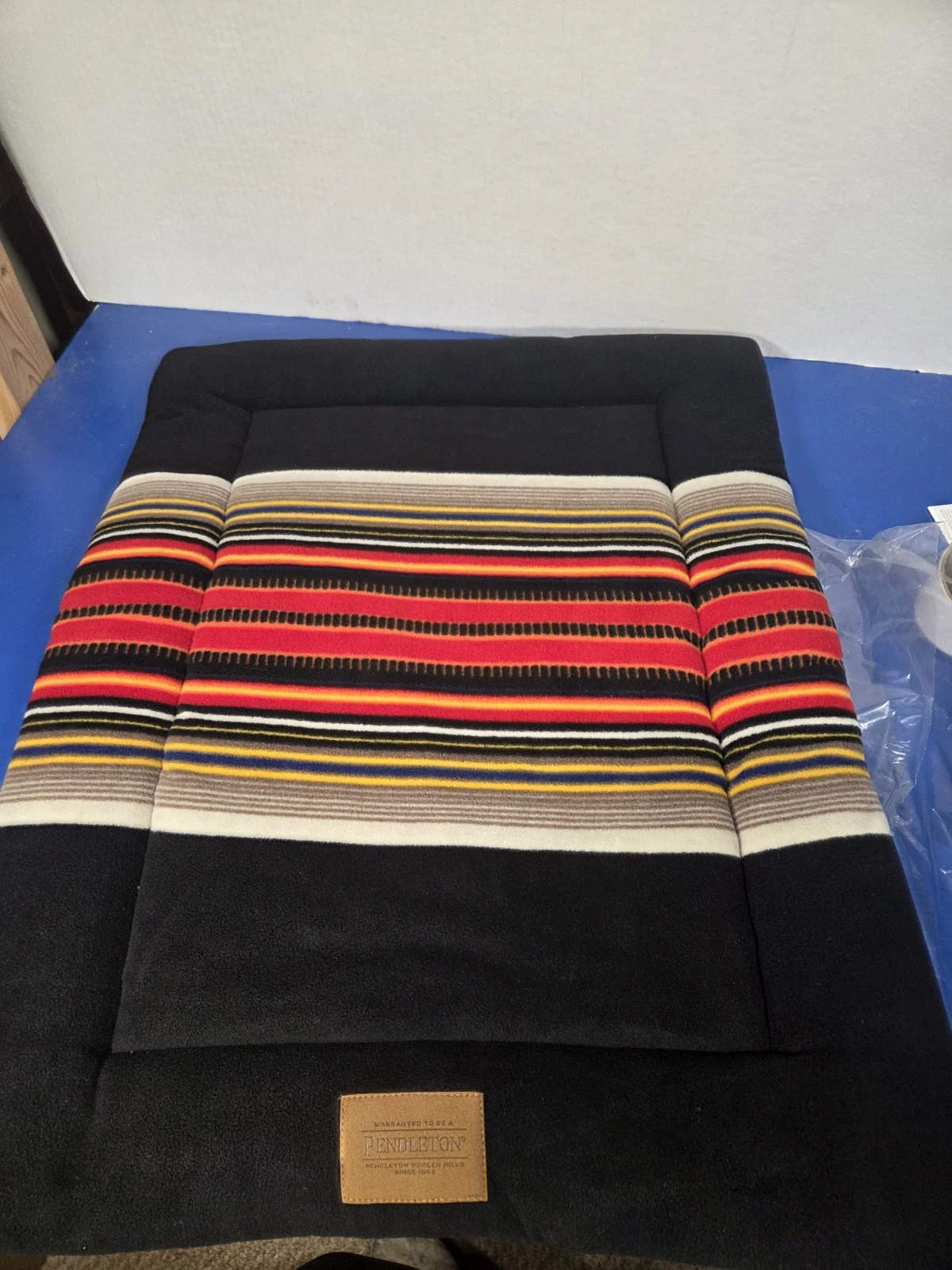 Pendleton™ Comfort Cushion Pet Bed 30”x 23” OPEN BOX