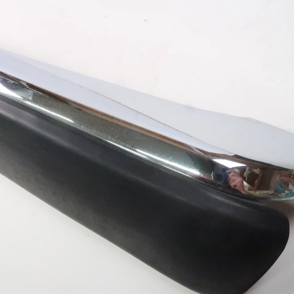 Jaguar XJ6 rear Bumper End Chrome and Rubber Left Driver side 1980-1987 - Изображение 3 из 4
