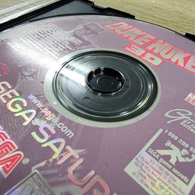 USED AUTHENTIC WORKING -) DUKE NUKEM 3D  (- GAME DISC ONLY - SEGA SATURN