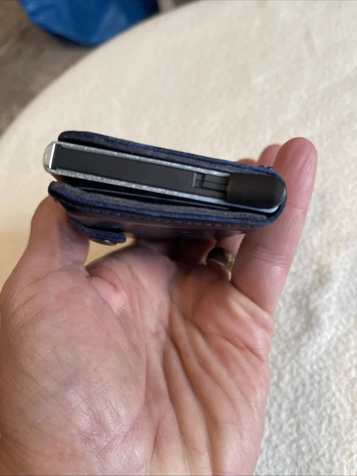 secrid mini wallet Blue Leather + Metal Card Holder Id Wallet. - Image 4 of 4