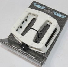 Genuine & New SE Bikes  9/16" 12 O'Clock Nylon BMX Pedals  (White)
