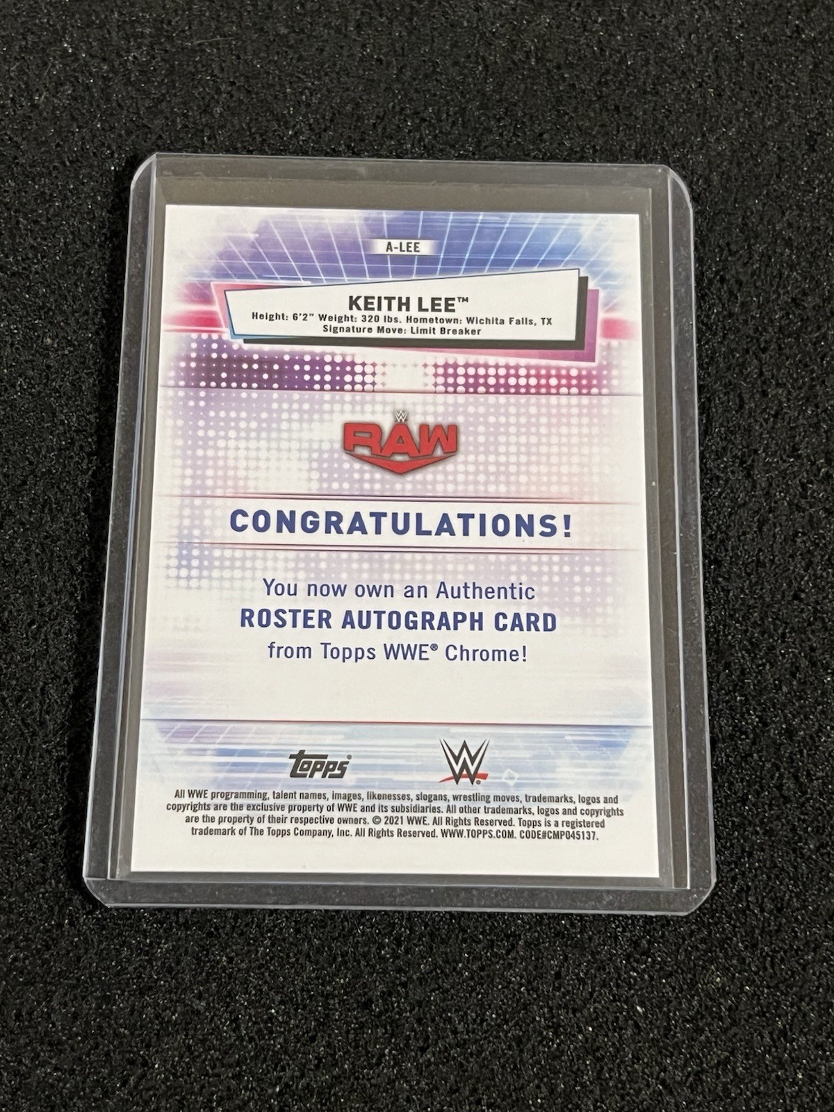 Keith Lee 2021 Topps Finest WWE Roster Autograph Refractor #d /199 Auto view 2