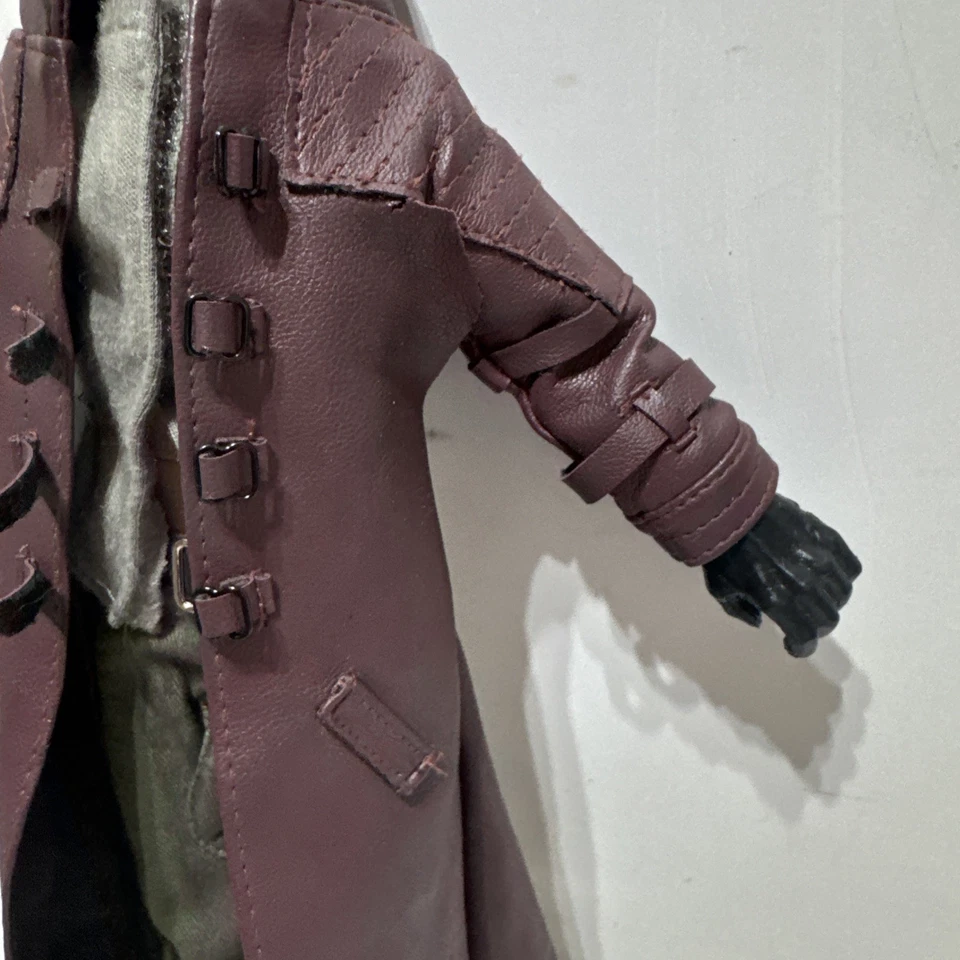 Van Helsing Monster Slayer 12" 2003 Jakks Movie Action Figure Doll Hugh Jackman - Image 4 of 4