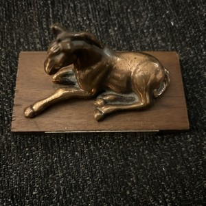  Figurine Resting Horse Laying Down bronze Kentucky