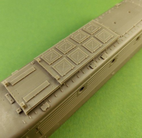 Electric locomotive VL11/VL11m (2 sections) H0 1/87 Kit for assembly - Picture 12 of 13