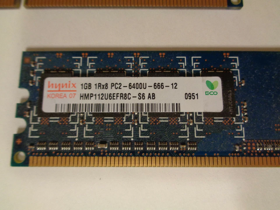 3 Sticks of 1GB DDR2 PC2-6400 RAM - Image 3 of 4