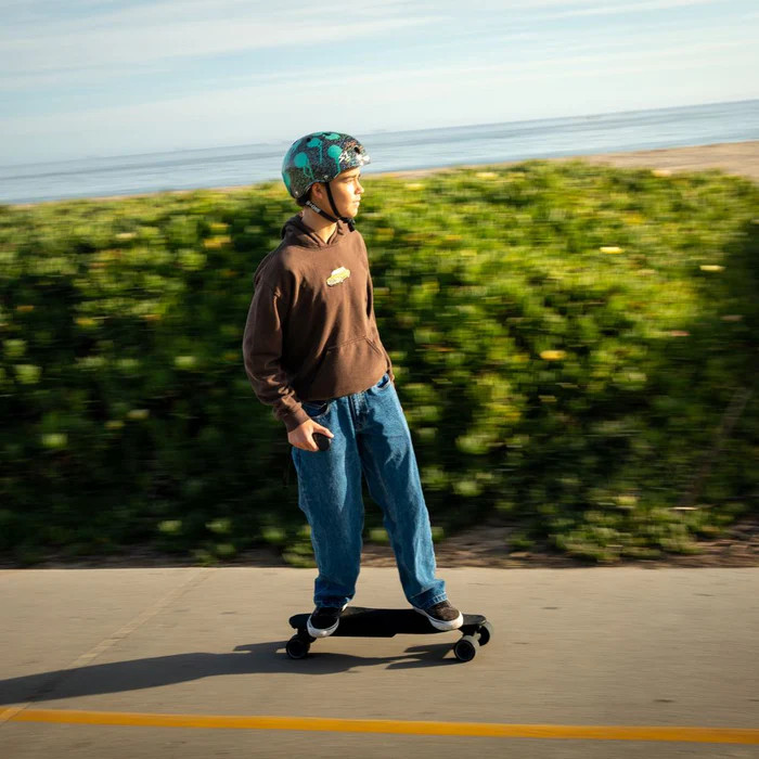 Refurbished MEEPO Campus Electric Skateboard Suitable for Teens Beginners