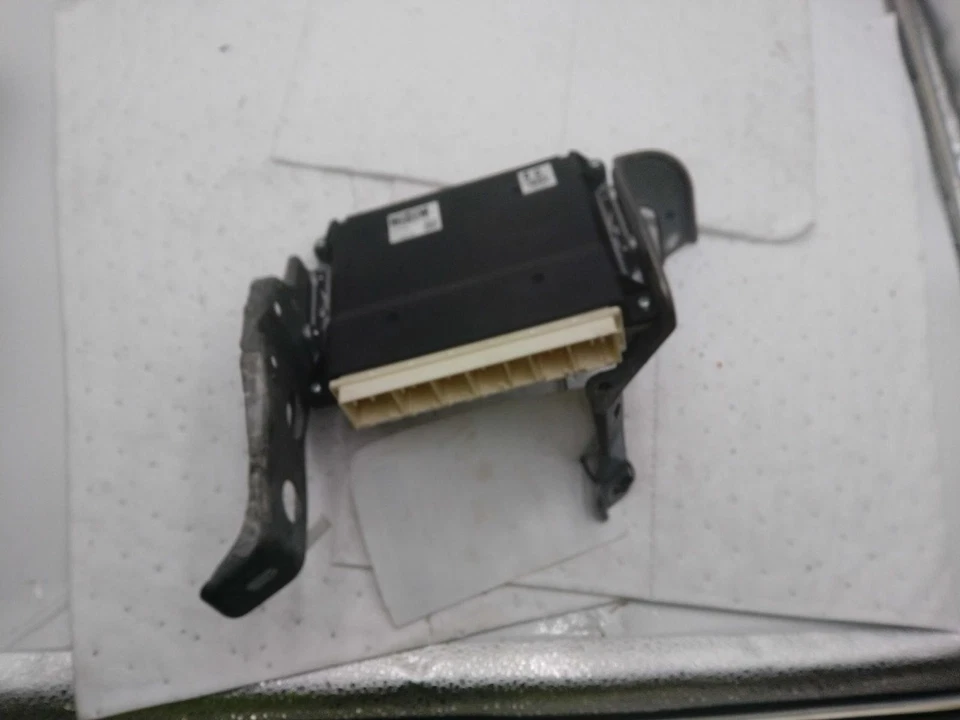 2013-2014 Toyota Tacoma Engine Control Module ECM 8966104G60 Used 211K Miles Foto 4 de 4