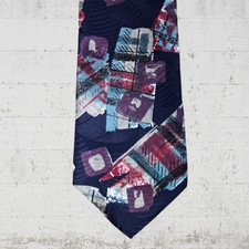 1990s Vintage Navy Geometric Abstract 100 Italian Silk USA Made Neck Tie 4 x 56