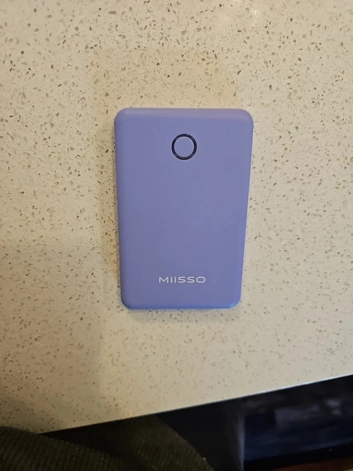 Miisso 6000mah Ultra Slim Power Bank Card Size USB C Cords 5K95 - NEW - Image 3 of 4