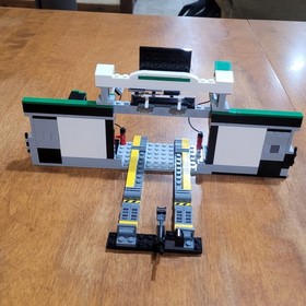 LEGO 75883 Mercedes AMG Petronas Formula One Team Speed Champion Incomplete READ