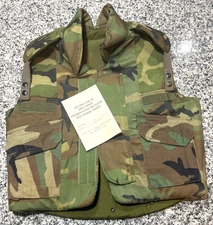 Original 1981/2 Dated US Army M81 PASGT Woodland Flak Jacket and Booklet; MEDIUM