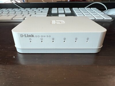 D-Link  (GO-SW-5E) 4 Port Network Router