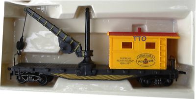 HO SCALE PENNZOIL Caboose with operating Crane READ DESCRIPTION NO BOX NEW