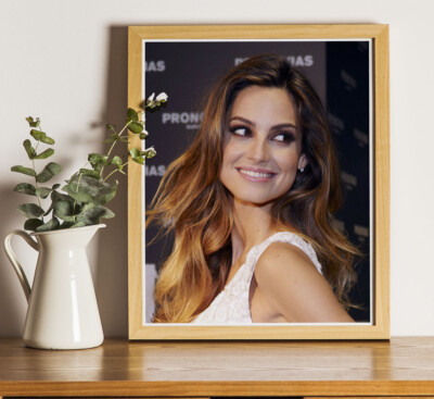 Ariadne Artiles : 10''x8'' Professional Photo