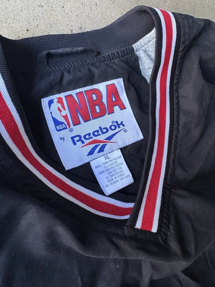 复古 1990 年代 Reebok 芝加哥公牛队套衫风衣 — 第 3/4 张图片