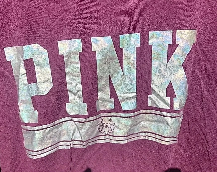 UNDERCOVER T shirt manica lunga oversize bordeaux VS ROSA felpa con cappuccio taglia Lg logo metallizzato ologramma