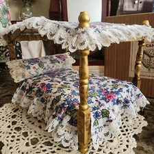 Concord Miniature Canopy Bed, Scale 1:12 Handpainted, Artist Signed w/Bedding