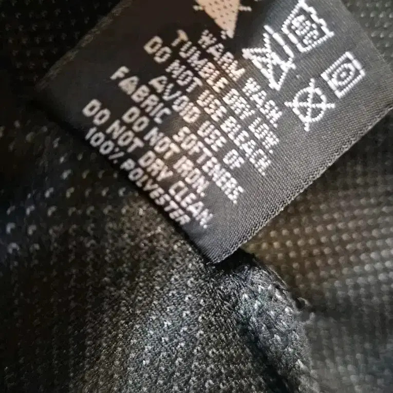 ASICS Gore Windstopper Polartec Fleece Jacket - Men's, Black, Size L-XL thumbnail 5